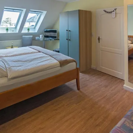 Am Elisabethufer فندق يفير