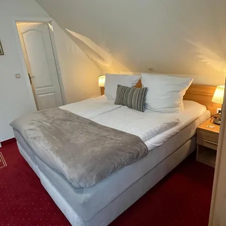Am Elisabethufer 3*