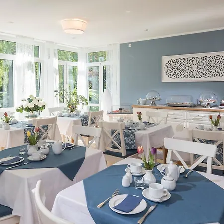 מלון Am Elisabethufer 3*