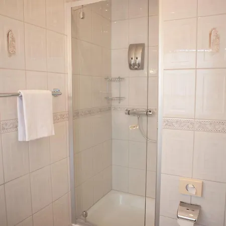 Am Elisabethufer מלון יבר