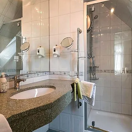 Am Elisabethufer 3*
