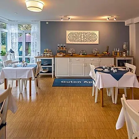 Am Elisabethufer Szálloda 3*