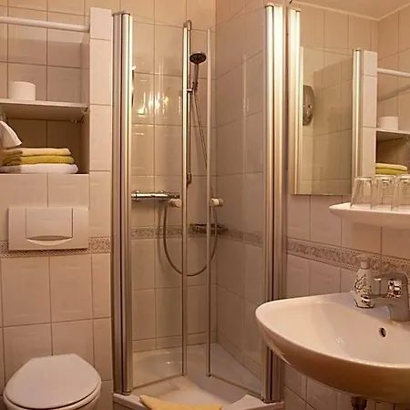 Am Elisabethufer Szálloda 3*